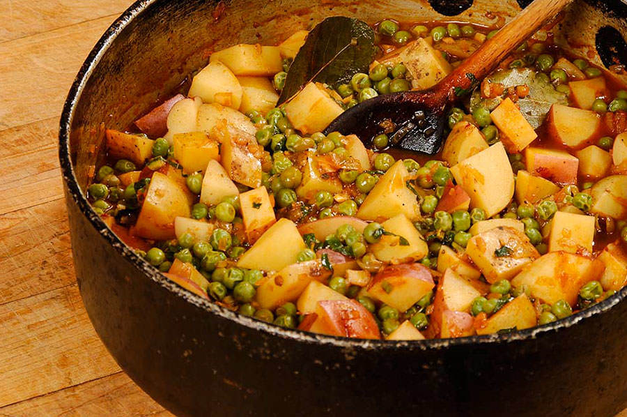 Red curry potatoes and peas