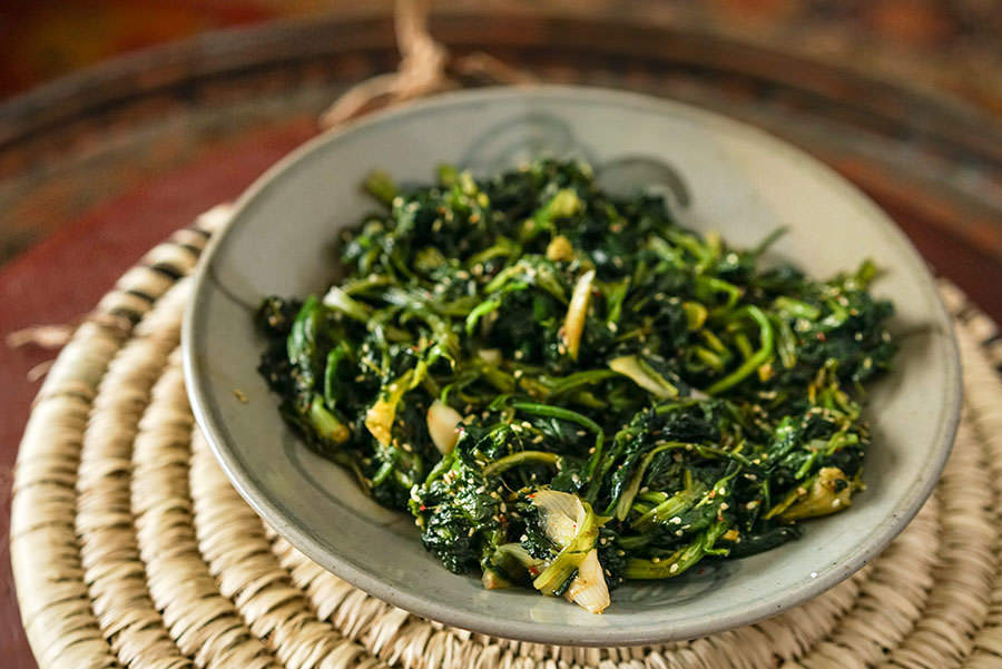 Spinach Sautéed with Garlic