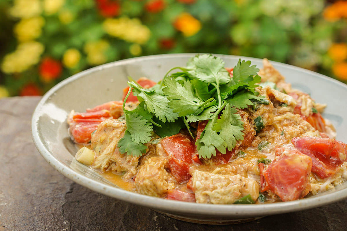 Tomatoes and eggs with Red Curry