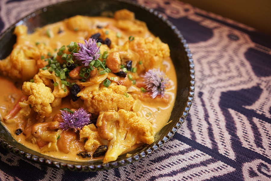 Cauliflower, cashew and carrot curry