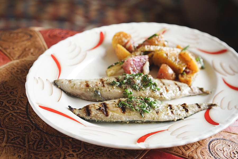  Grilled mackerel filets and mustard, beet salad 