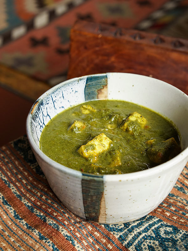 Palak paneer – Indian cheese with spinach 