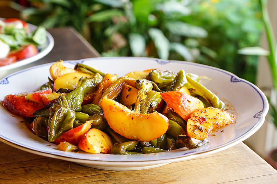 Peach and green pepper salad