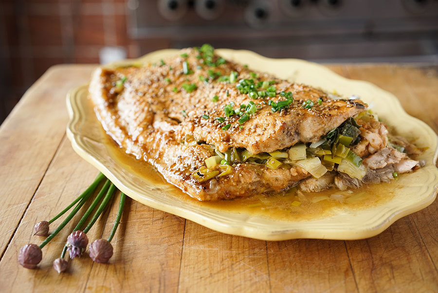 Salmon stuffed with leeks 