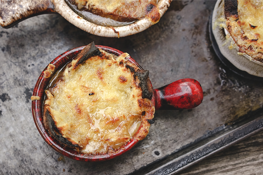 Black beer onion soup