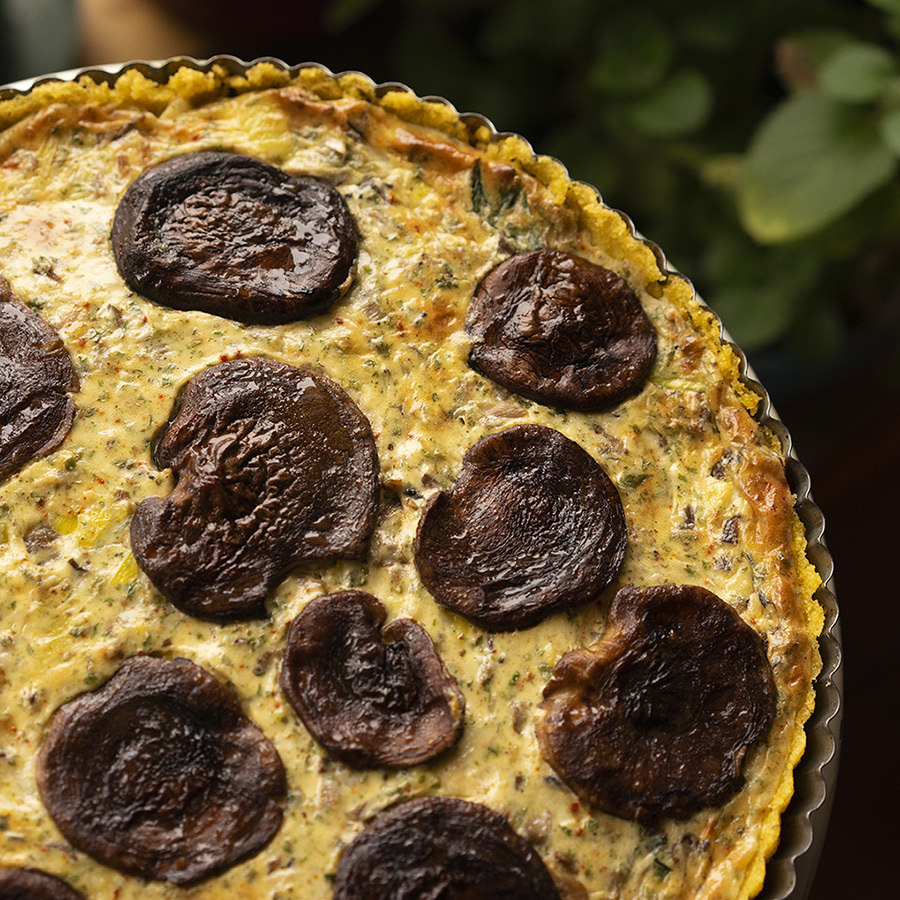 Polenta and mushroom tart