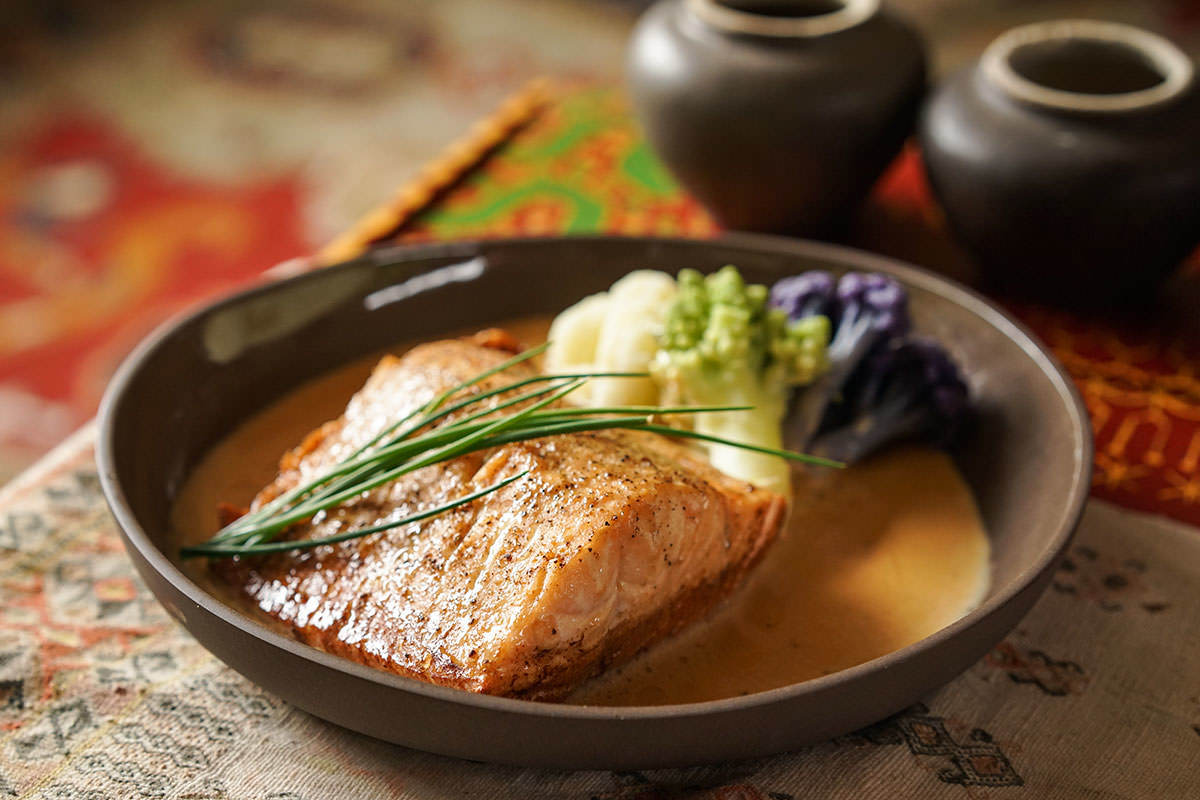 Trout Fillets with Chai Cream Sauce