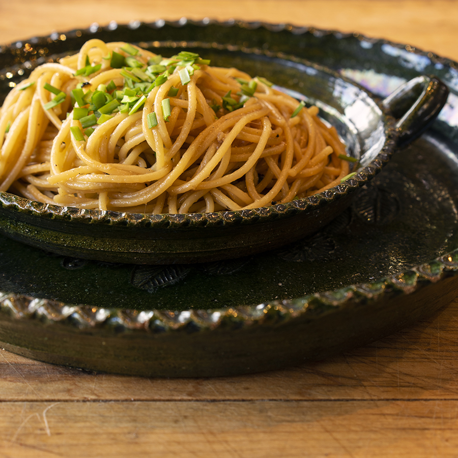 San Francisco Garlic Spaghetti - Recipe | Spice Trekkers